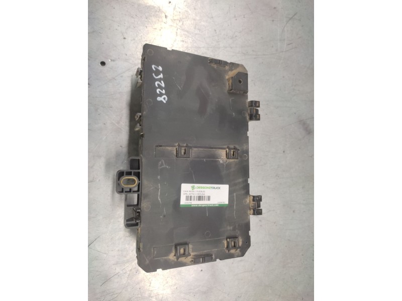 Recambio de caja reles / fusibles para opel astra h berlina essentia referencia OEM IAM 13206762  