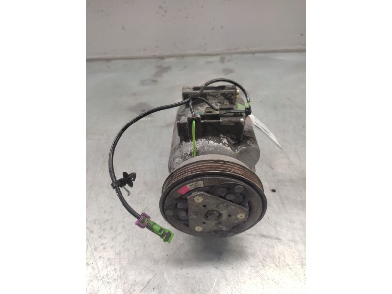 Recambio de compresor aire acondicionado para volkswagen passat berlina (3b2) básico referencia OEM IAM 8D0260805D  