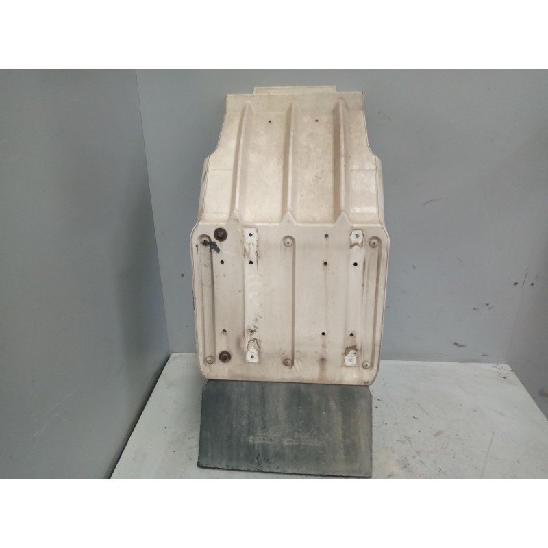 Recambio de guardabarros delantero derecho para man tg-m 12.xxx 12.280 fg c (compact) referencia OEM IAM 81612100385  