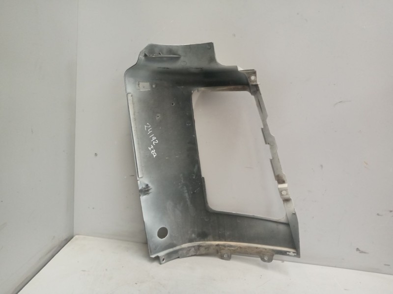 Recambio de molduras delanteras para volvo fh xxx 12.8 diesel referencia OEM IAM   CUBRE FARO IZQUIERDO