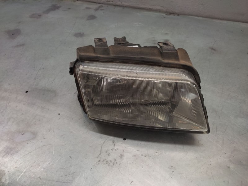 Recambio de faro derecho para audi a4 berlina (b5) 1.8 referencia OEM IAM   