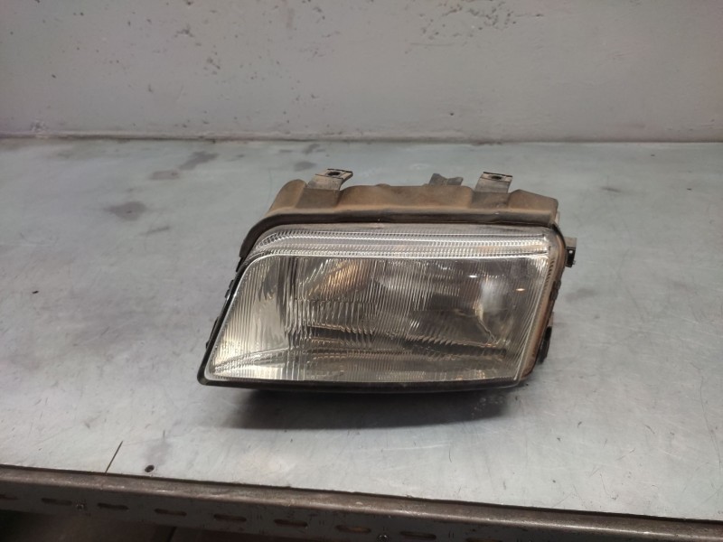 Recambio de faro izquierdo para audi a4 berlina (b5) 1.8 referencia OEM IAM   