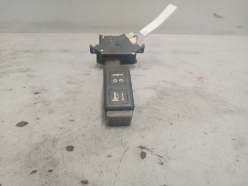 Recambio de mando intermitentes para iveco eurocargo 05.03  5.9 diesel referencia OEM IAM 93194121  