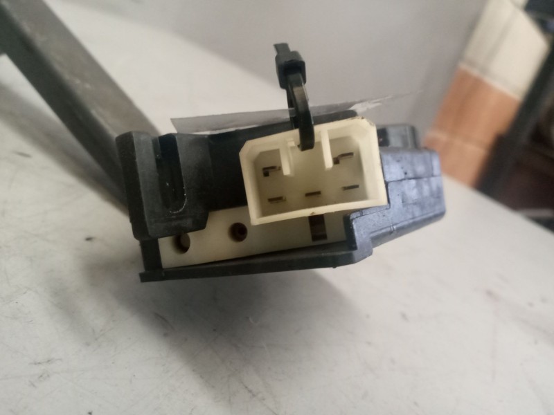 Recambio de mando intermitentes para iveco eurocargo 05.03  5.9 diesel referencia OEM IAM 93194121  