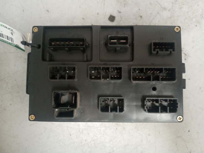 Recambio de caja reles / fusibles para iveco eurocargo 05.03  5.9 diesel referencia OEM IAM 504050822  