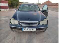 mercedes-benz clase c (w203) berlina del año 2001