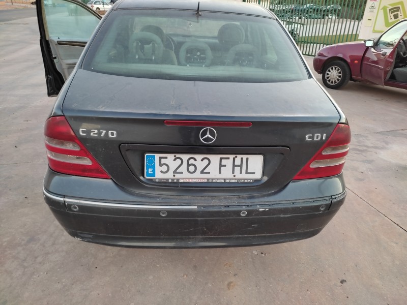 mercedes-benz clase c (w203) berlina del año 2001