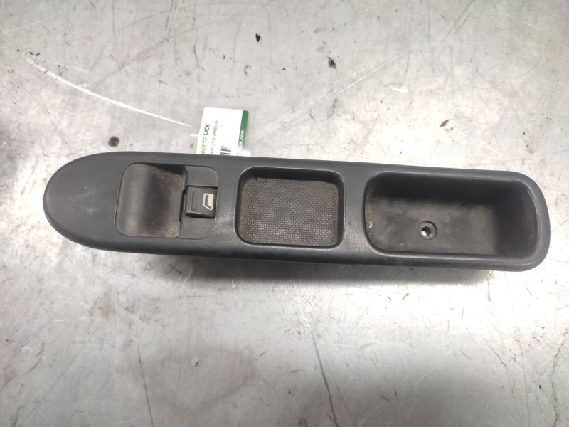 Recambio de mando elevalunas delantero derecho para peugeot 307 (s1) xr clim plus referencia OEM IAM  7 PINS 