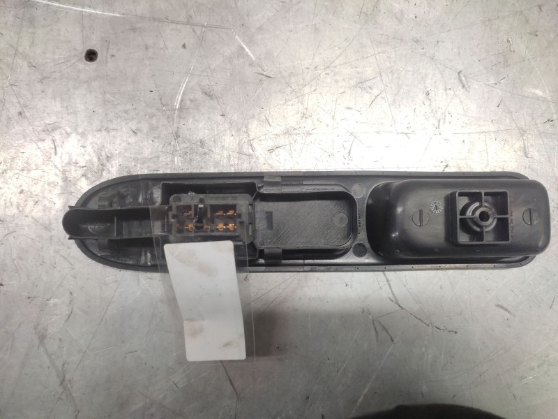 Recambio de mando elevalunas delantero derecho para peugeot 307 (s1) xr clim plus referencia OEM IAM  7 PINS 