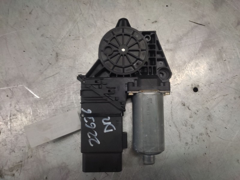 Recambio de motor elevalunas delantero derecho para volkswagen passat berlina (3b2) comfortline referencia OEM IAM 0130821694  