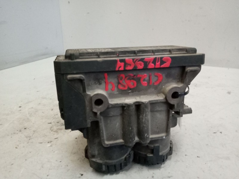 Recambio de valvula aire para volvo fm xxx 12.8 diesel referencia OEM IAM 21122035  K020022