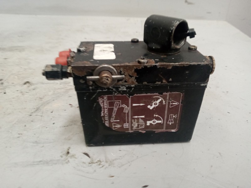 Recambio de bomba elevacion cabina para renault magnum ab 2005 12.0 diesel referencia OEM IAM 5010615920  