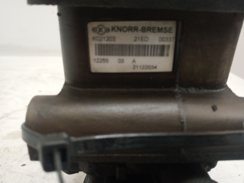 Recambio de valvula aire para volvo fh xxx 12.8 diesel referencia OEM IAM 21122034 VALVULA EBS K021203