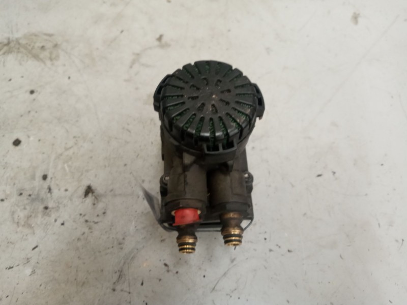 Recambio de valvula aire para volvo fh xxx 12.8 diesel referencia OEM IAM 21122034 VALVULA EBS K021203