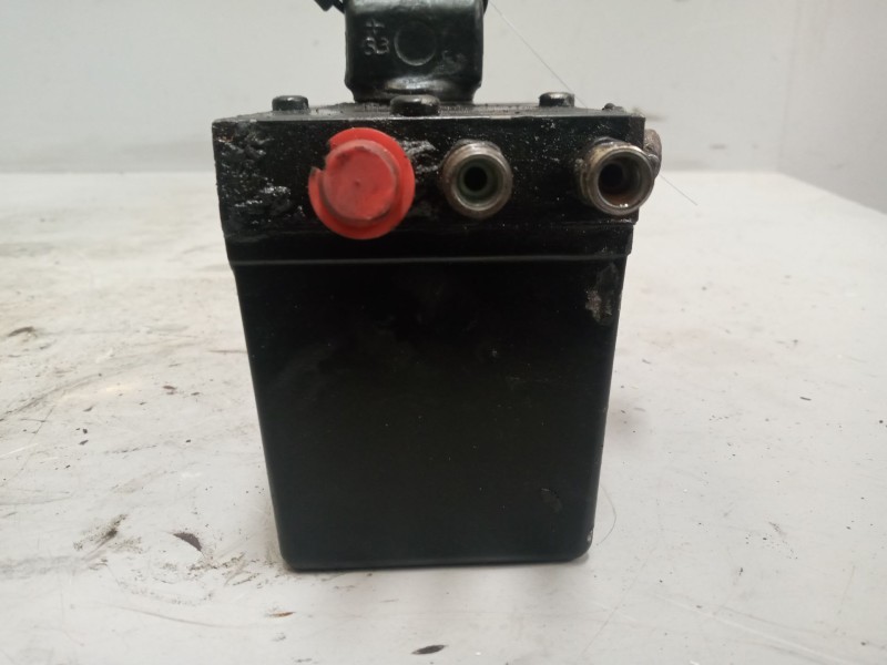 Recambio de bomba elevacion cabina para renault magnum ab 2005 12.8 diesel referencia OEM IAM 5010615920  