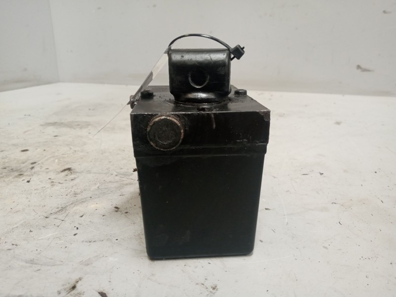 Recambio de bomba elevacion cabina para renault magnum ab 2005 12.8 diesel referencia OEM IAM 5010615920  