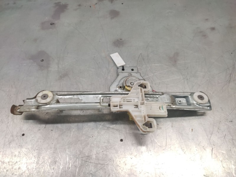 Recambio de elevalunas trasero izquierdo para dodge caliber s referencia OEM IAM 05074233AAE  