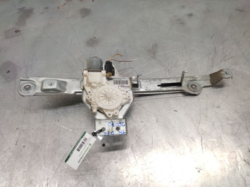 Recambio de elevalunas trasero derecho para dodge caliber s referencia OEM IAM 05074232AAE  