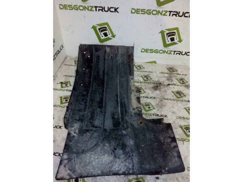 Recambio de guardabarros eje delantero izquierdo para mercedes trucks lk/ln2 1120 (201-211cv) referencia OEM IAM 6738812201  