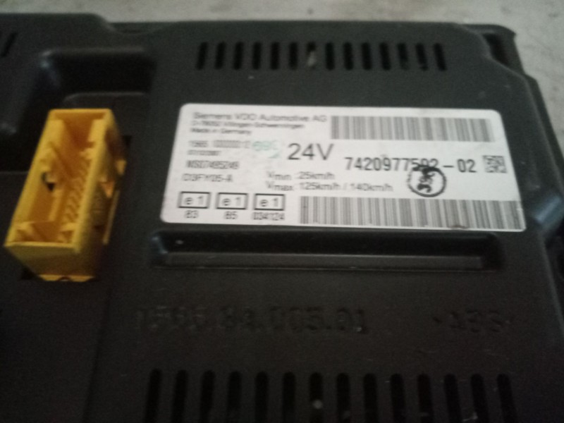 Recambio de cuadro instrumentos para renault premium distribution referencia OEM IAM 7420977592  