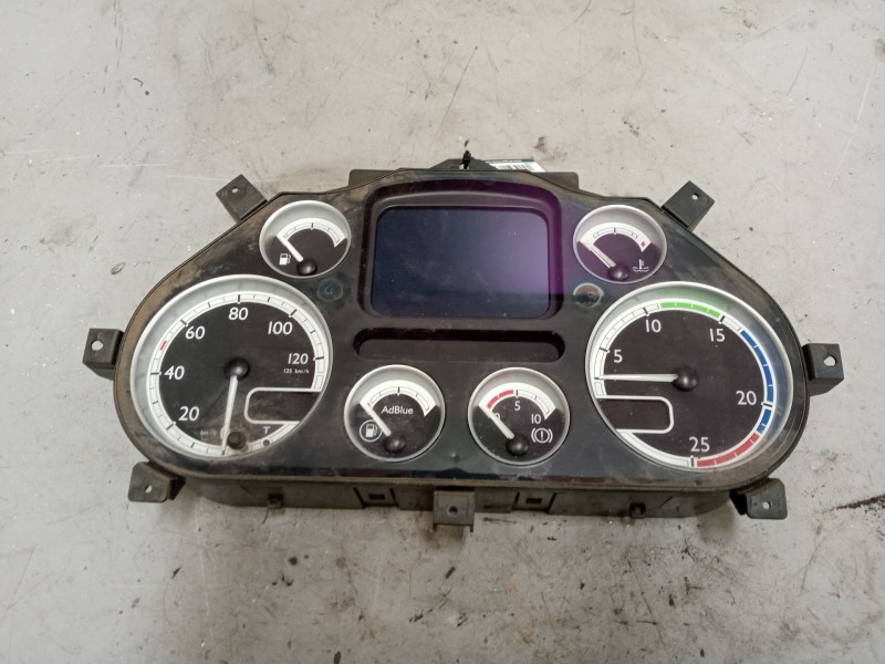 Recambio de cuadro instrumentos para daf serie xf105.xxx 12.9 diesel referencia OEM IAM 1743496  