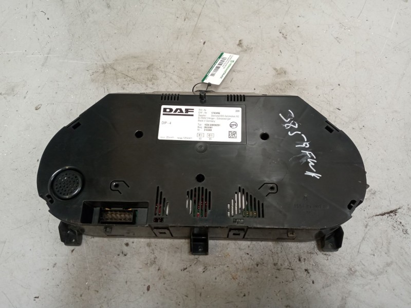 Recambio de cuadro instrumentos para daf serie xf105.xxx 12.9 diesel referencia OEM IAM 1743496  