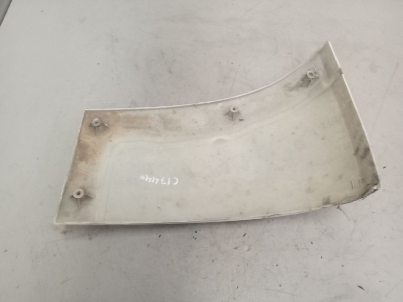 Recambio de puntera paragolpes delantera derecha para renault premium distribution referencia OEM IAM 5010578327  