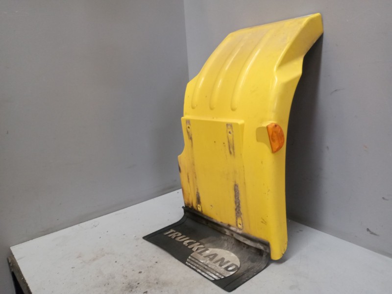 Recambio de guardabarros delantero derecho para daf serie lf45.xxx desde 06 referencia OEM IAM 1405038  