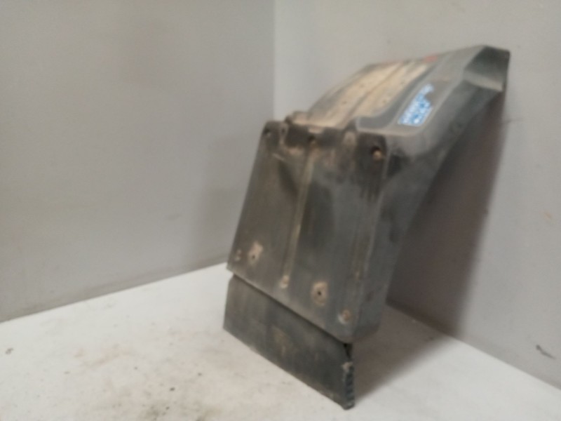 Recambio de guardabarros delantero derecho para man tg - l 12.xxx 4.6 diesel referencia OEM IAM 81664100176  