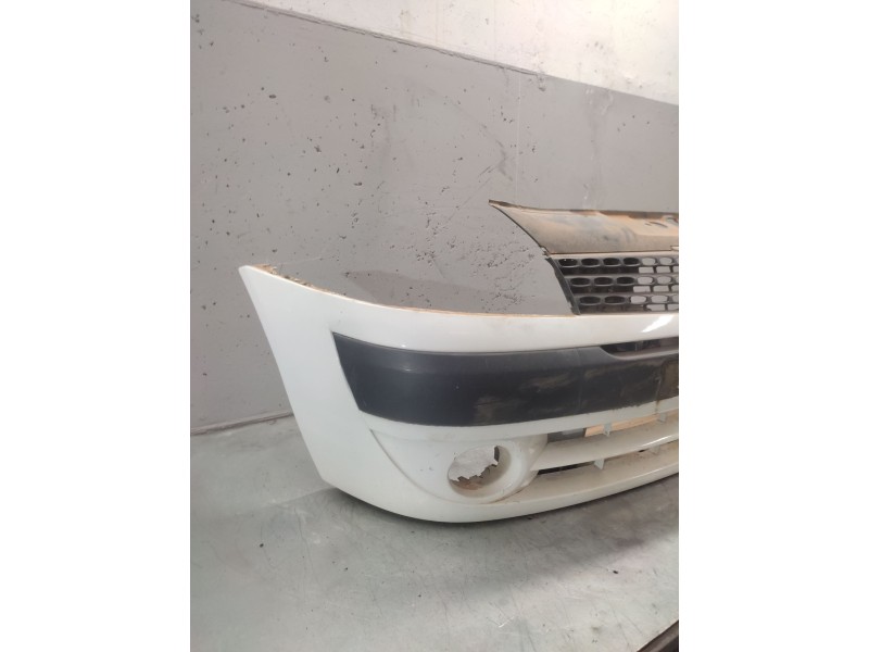 Recambio de paragolpes delantero para renault clio ii fase ii (b/cb0) 1.2 referencia OEM IAM   