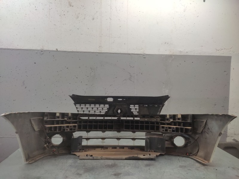 Recambio de paragolpes delantero para renault clio ii fase ii (b/cb0) 1.2 referencia OEM IAM   