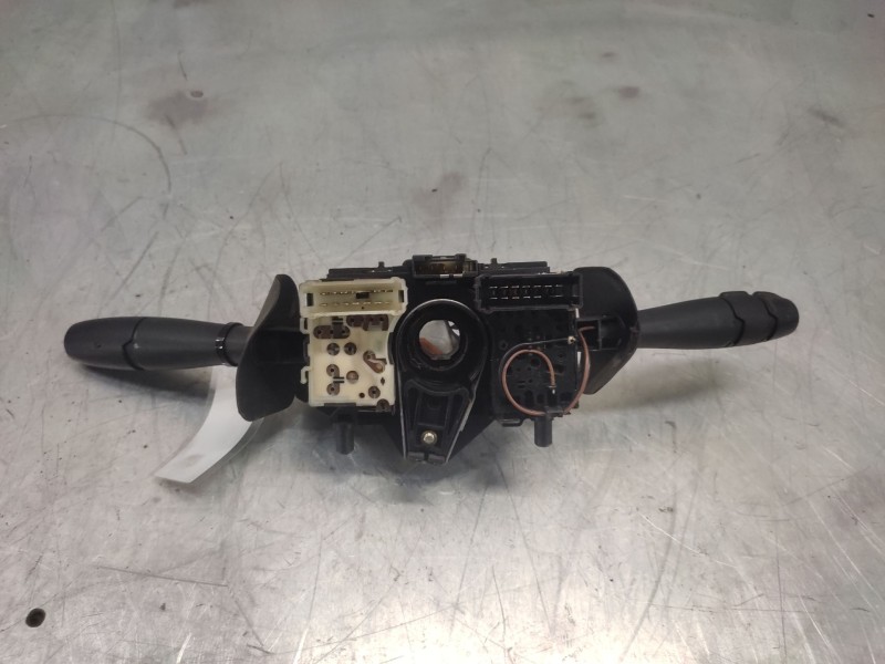 Recambio de mando multifuncion para opel movano combi medio 3.5t referencia OEM IAM 7700354626  