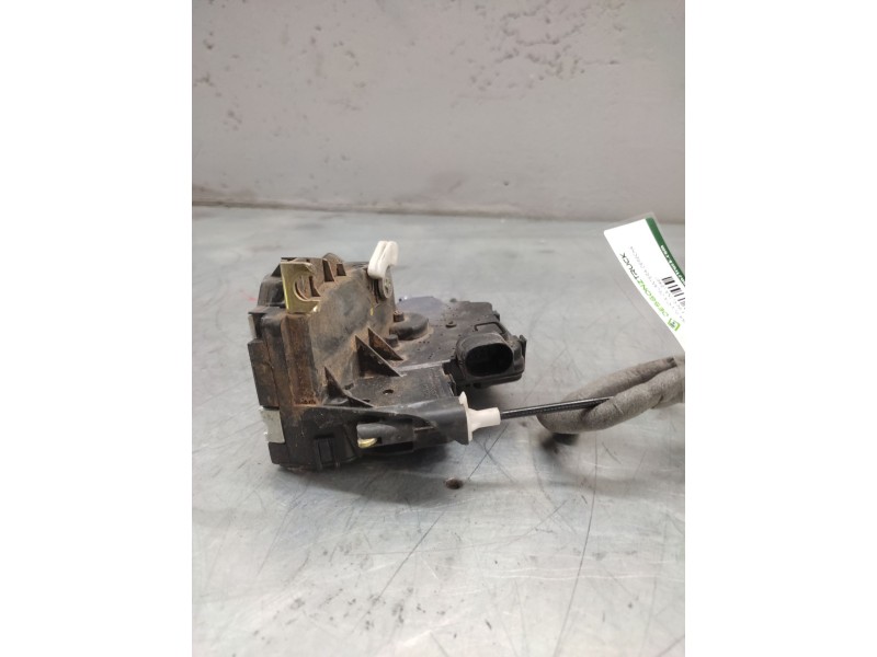 Recambio de cerradura puerta delantera derecha para bmw serie 3 berlina (e46) 318i referencia OEM IAM  7 PINS 