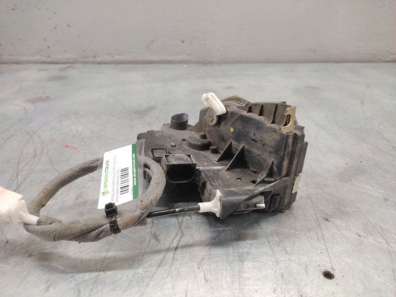 Recambio de cerradura puerta delantera izquierda para bmw serie 3 berlina (e46) 318i referencia OEM IAM  7 PINS 