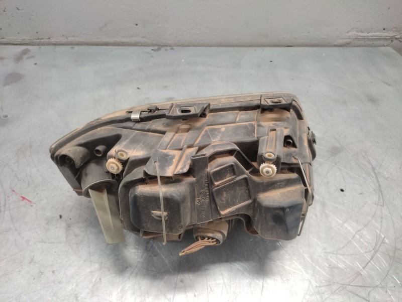Recambio de faro izquierdo para audi a6 berlina (4b2) 2.4 (121kw) referencia OEM IAM   
