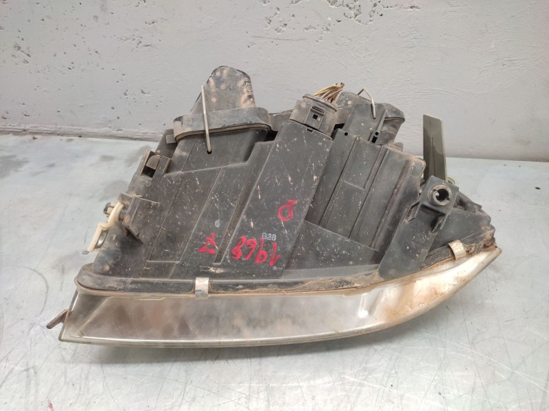 Recambio de faro derecho para audi a6 berlina (4b2) 2.4 (121kw) referencia OEM IAM   