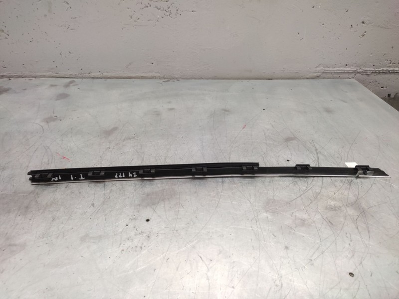 Recambio de moldura puerta trasera izquierda para bmw serie 5 berlina (e39) 530d referencia OEM IAM   