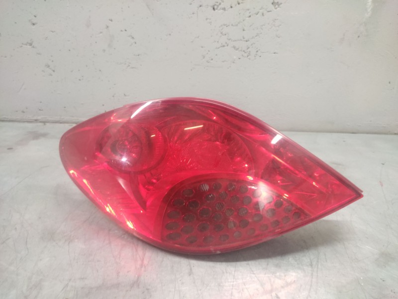 Recambio de piloto trasero izquierdo para peugeot 207 urban referencia OEM IAM   