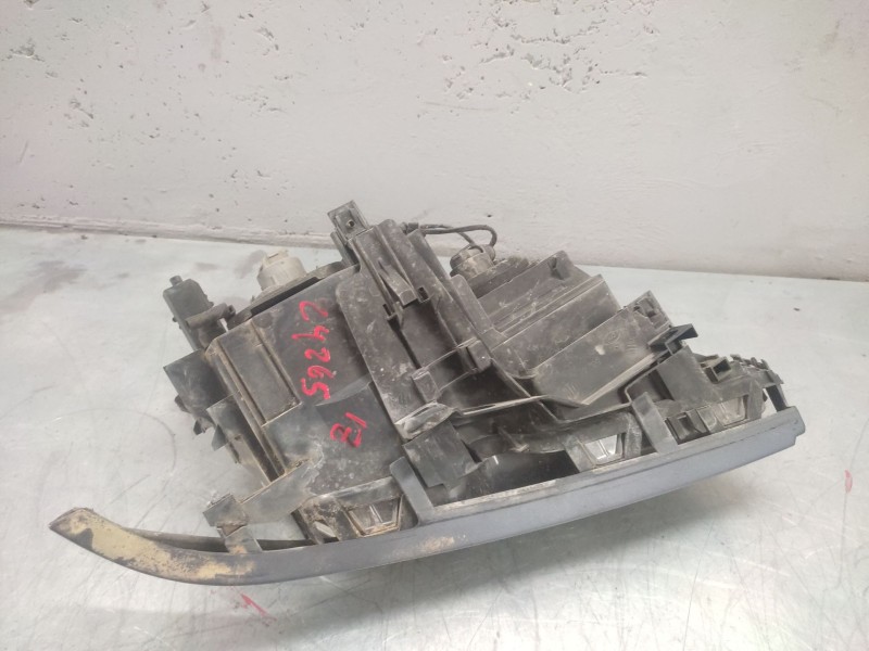Recambio de faro izquierdo para bmw serie 3 berlina (e46) 2.0 16v diesel cat referencia OEM IAM 63126906493  
