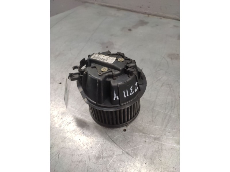 Recambio de ventilador calefaccion para citroën c3 1.4 furio referencia OEM IAM G204  665878C