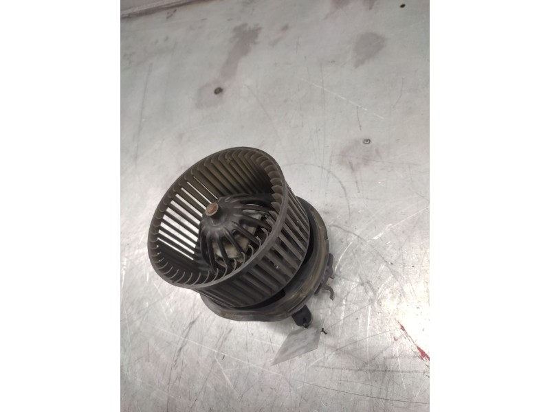 Recambio de ventilador calefaccion para citroën c3 1.4 furio referencia OEM IAM G204  665878C