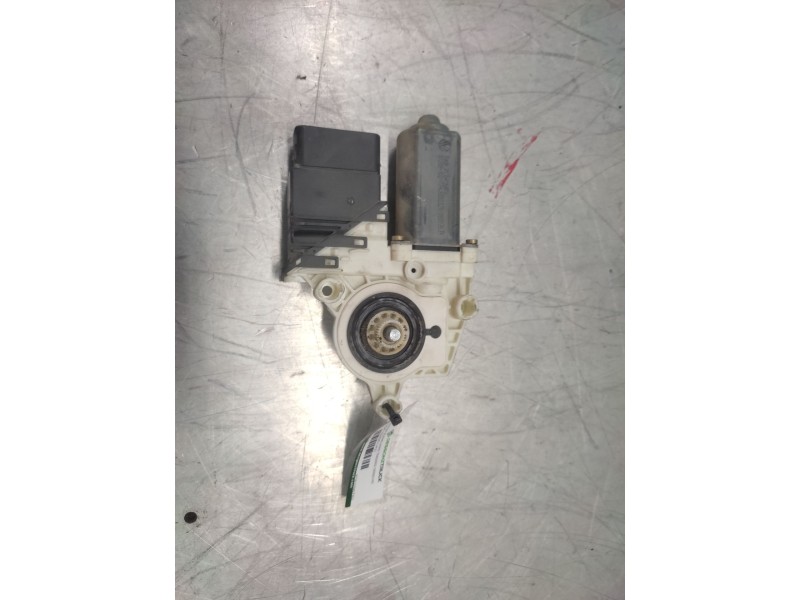 Recambio de motor elevalunas trasero derecho para seat toledo (1m2) signo referencia OEM IAM 9776105407301  