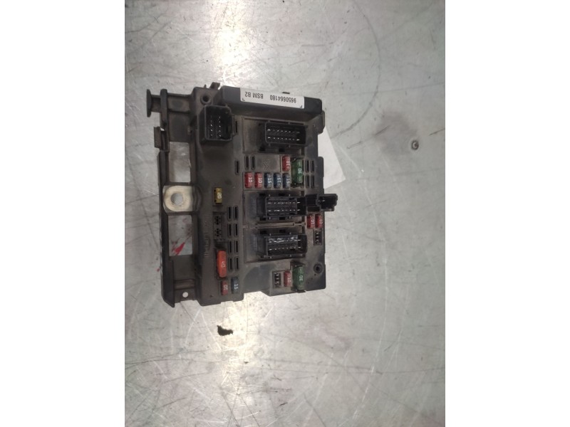 Recambio de caja reles / fusibles para peugeot 307 (s1) xr clim referencia OEM IAM 9650664180  