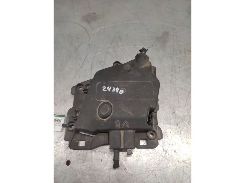 Recambio de caja reles / fusibles para peugeot 207 x-line referencia OEM IAM 9675124580  BATERIA