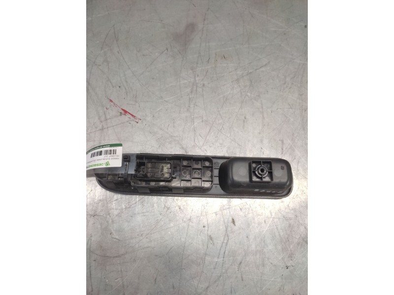 Recambio de mando elevalunas delantero derecho para peugeot 207 xs pack referencia OEM IAM 9654860777  4 PINS