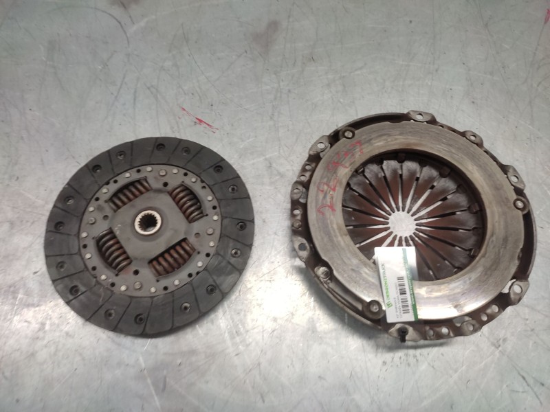 Recambio de kit embrague para citroën xsara picasso 2.0 hdi sx plus referencia OEM IAM 323051510  