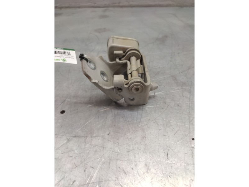 Recambio de bisagra delantera derecha para peugeot 207 urban referencia OEM IAM  SUPERIOR 