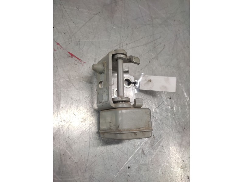 Recambio de bisagra trasera derecha para peugeot 207 urban referencia OEM IAM  SUPERIOR 