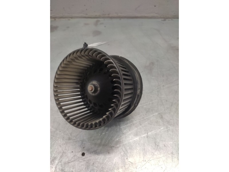 Recambio de ventilador calefaccion para peugeot 207 urban referencia OEM IAM  2 PINS 
