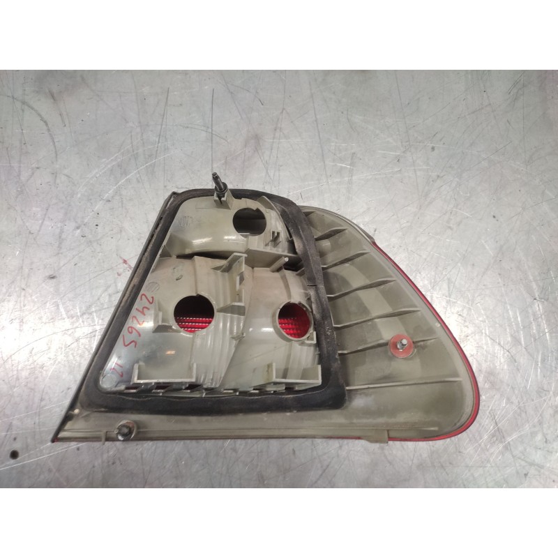 Recambio de piloto trasero izquierdo para bmw serie 3 berlina (e46) 2.0 16v diesel cat referencia OEM IAM   